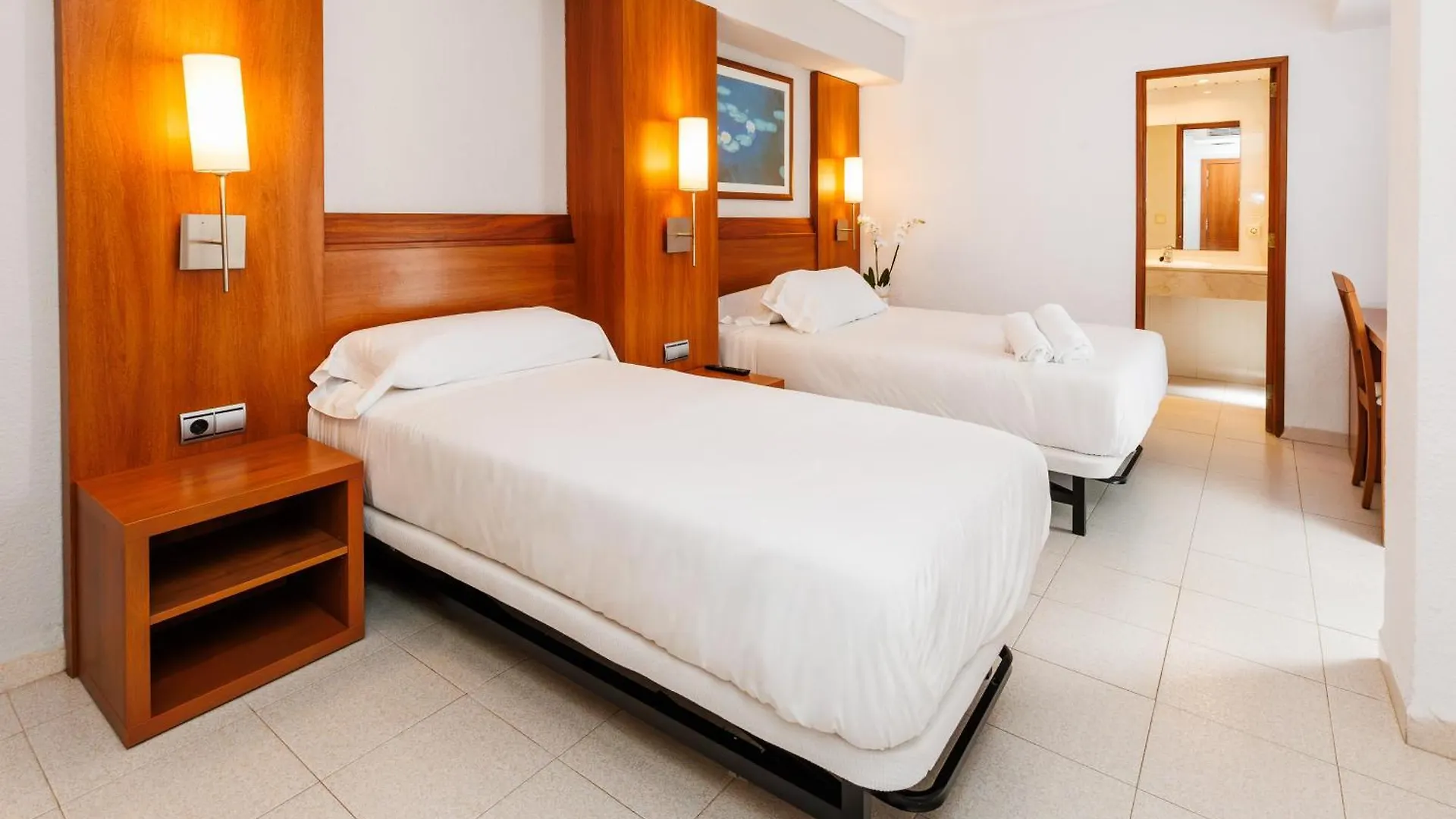 O7 Colombo Hotel S'Illot   S'Illot (Mallorca)