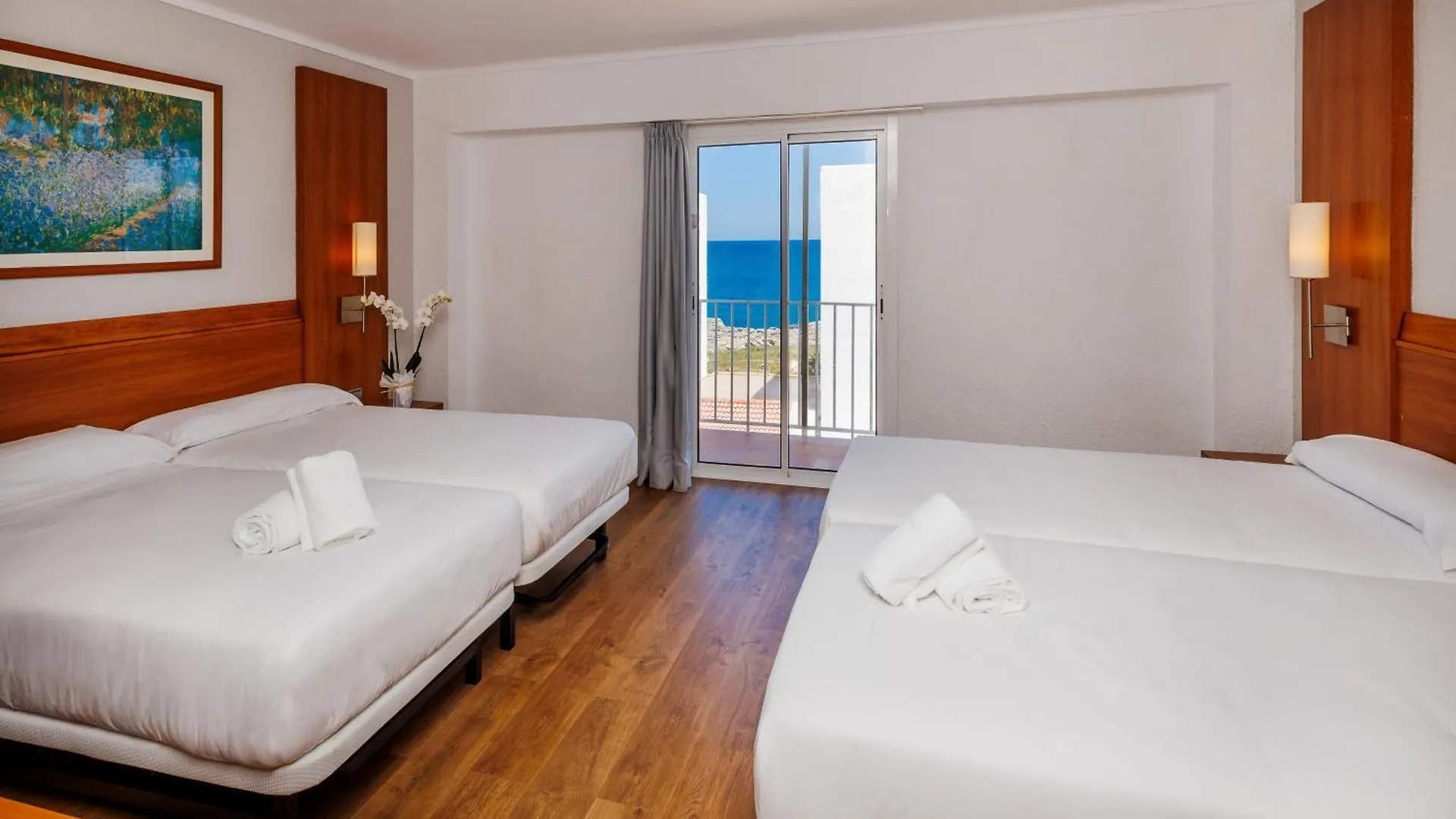 O7 Colombo Hotel S'Illot
