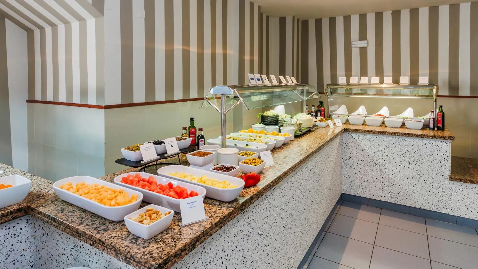 O7 Colombo Hotel S'Illot