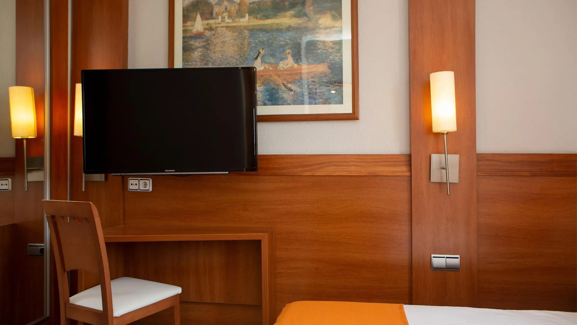 O7 Colombo Hotel S'Illot  Spain