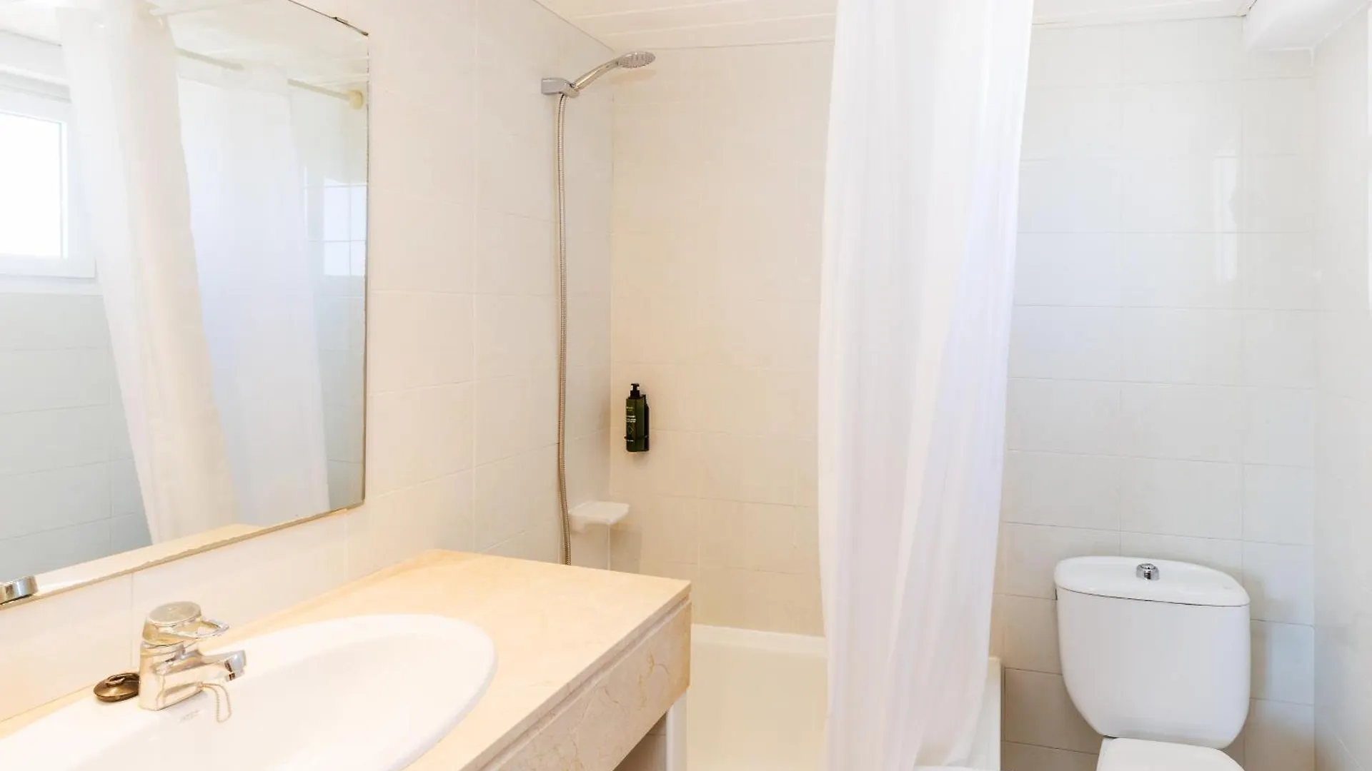 O7 Colombo Hotel S'Illot  S'Illot (Mallorca)