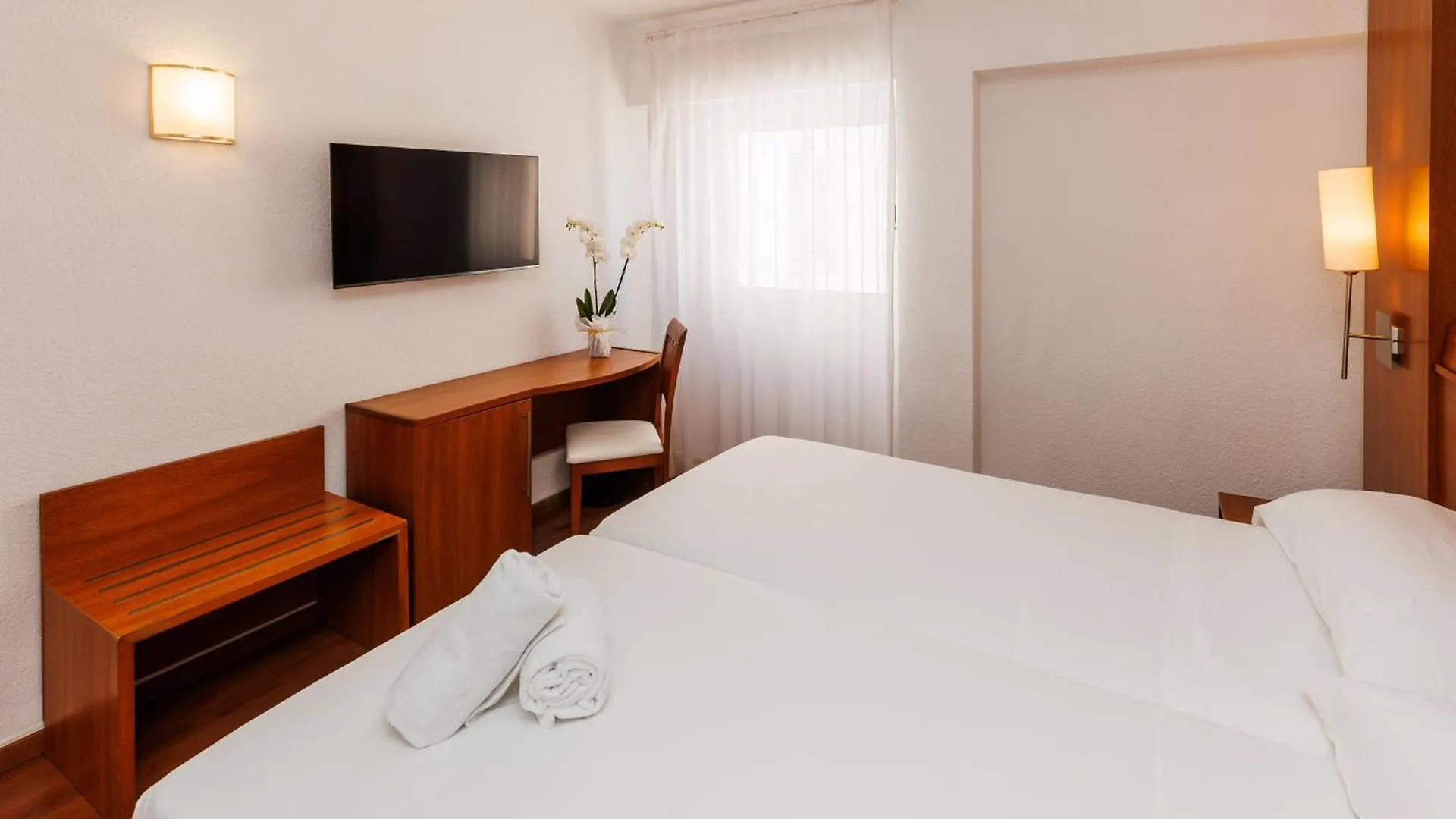 O7 Colombo Hotel S'Illot  3*, S'Illot (Mallorca)